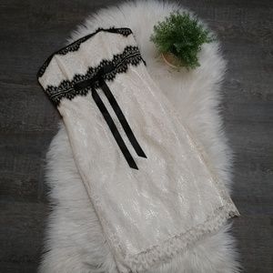 Jessica McClintock strapless lace dress